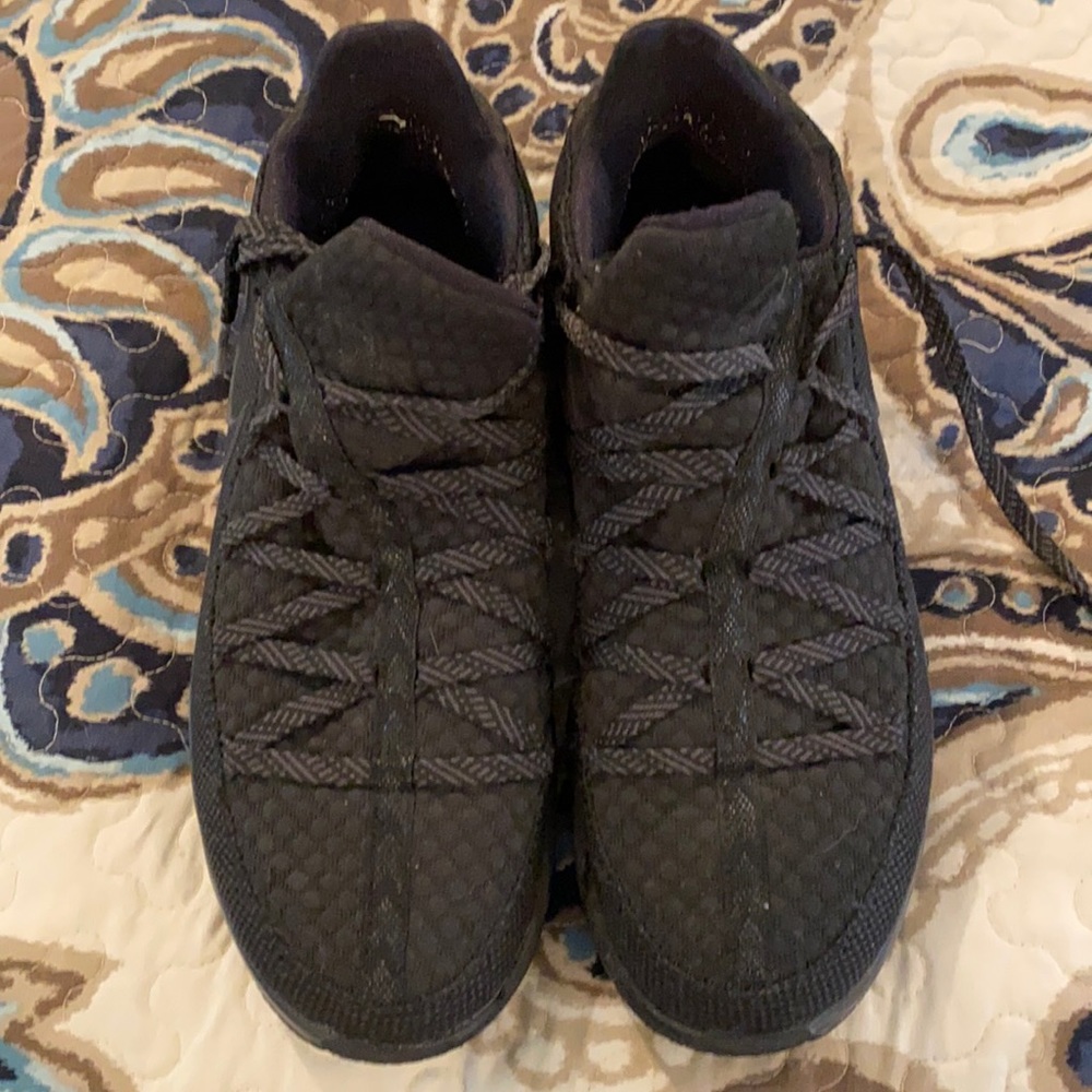 Nike Lebron 17 Low
